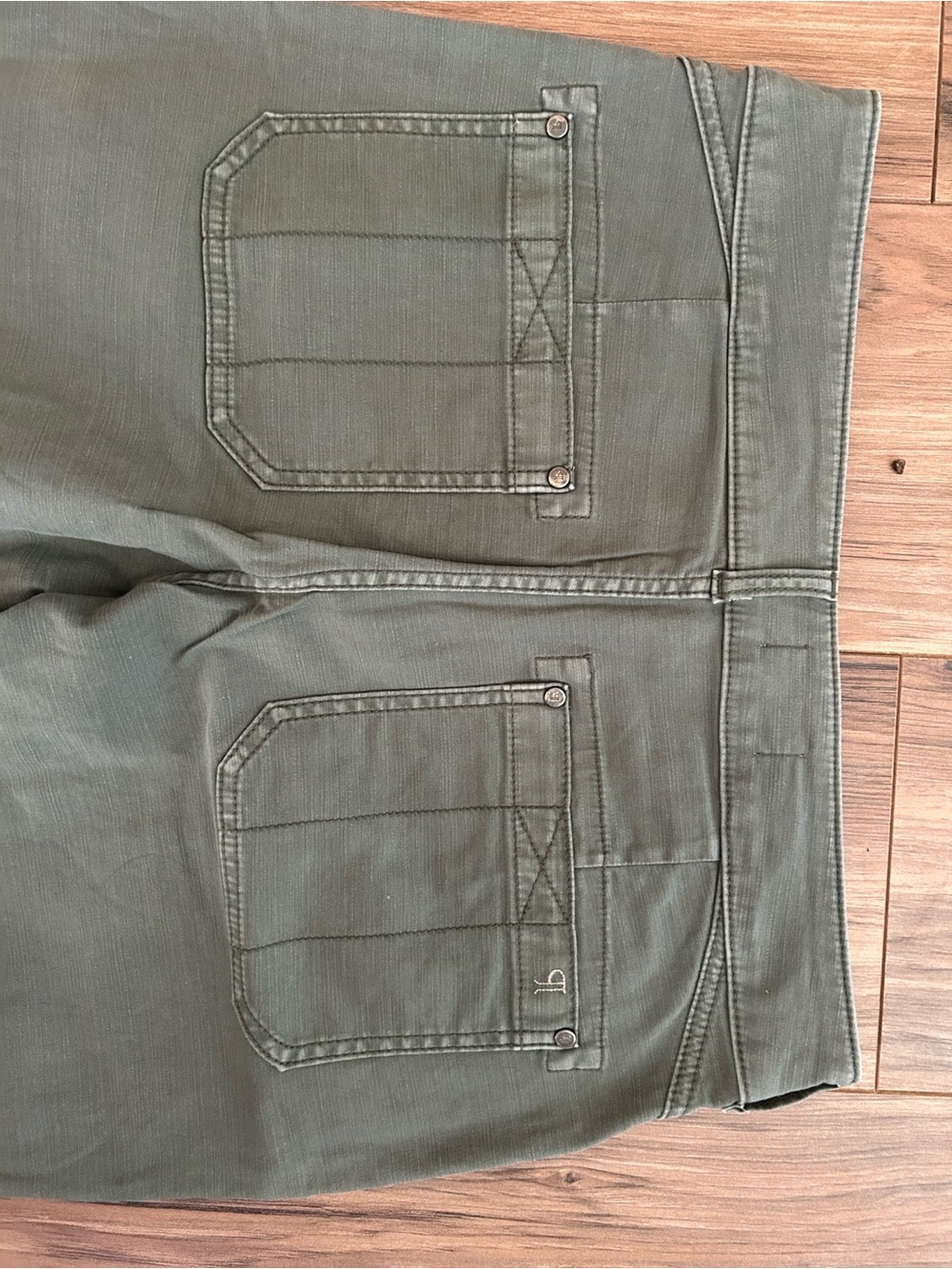 Pilcro women’s Olive Barrel Straight Jeans Size 30 - Picture 3 of 10